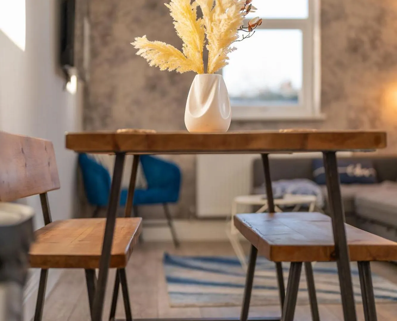 2 Bedroom, 2 Bathroom Garden Flat, By Primal Estates Short Lets In Brighton Apartment