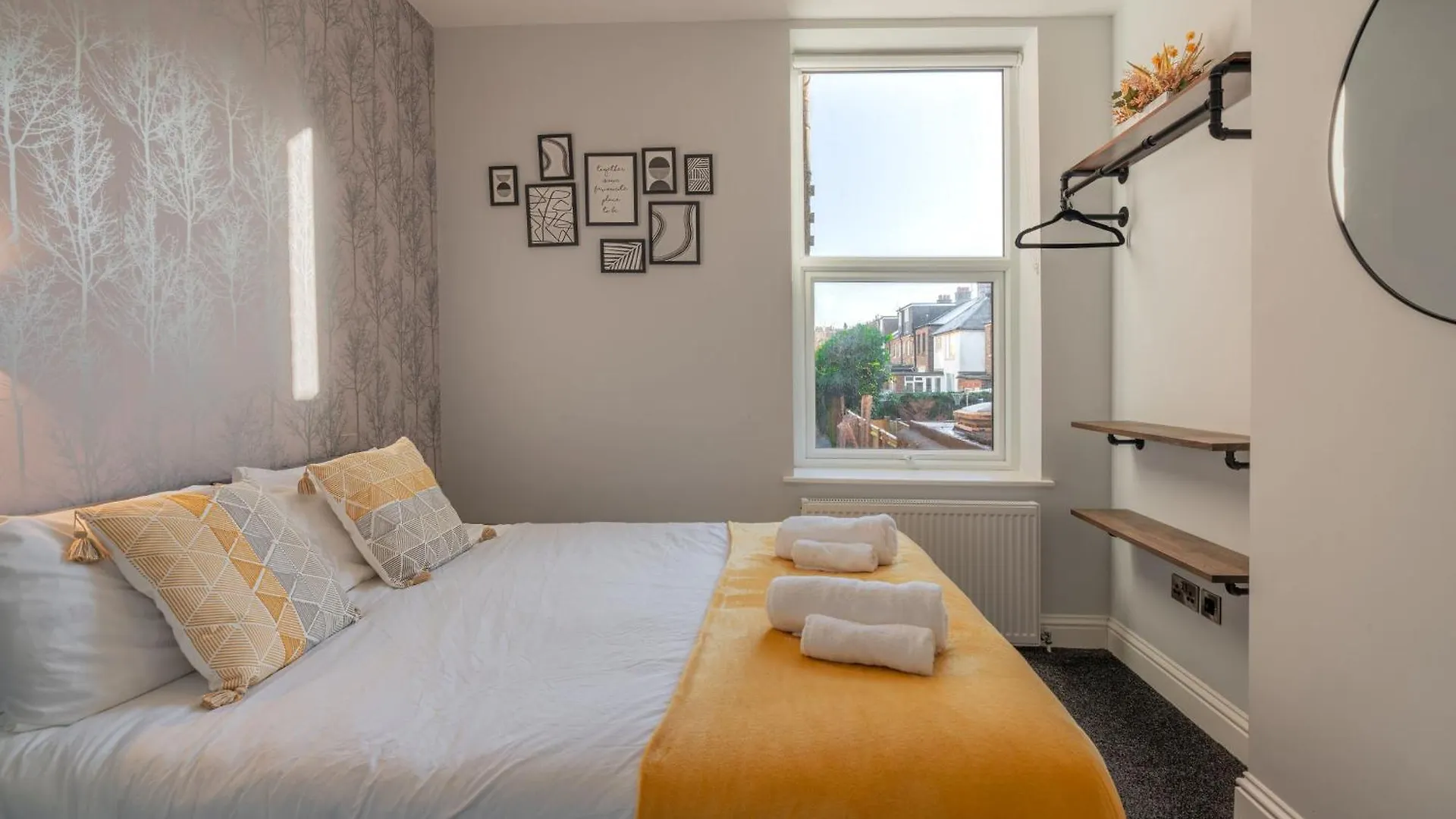 Apartment 2 Bedroom, 2 Bathroom Garden Flat, By Primal Estates Short Lets In Brighton