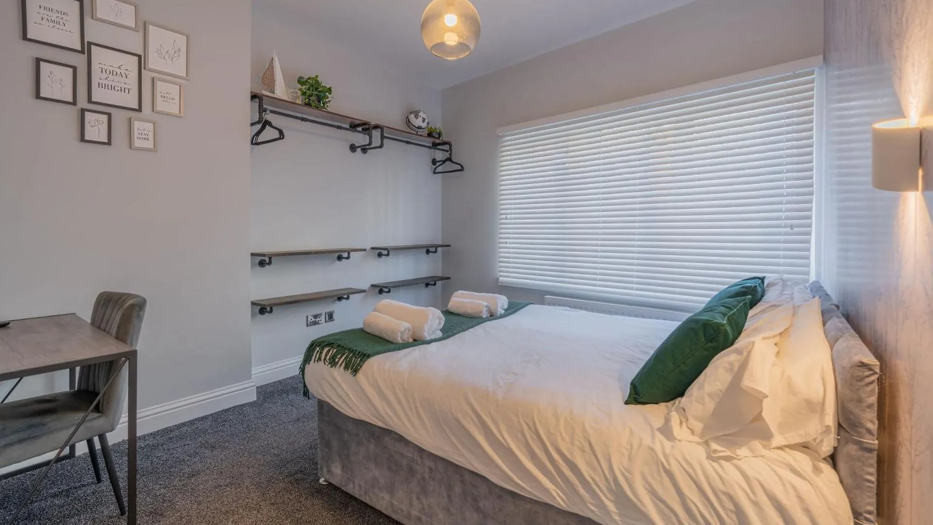 2 Bedroom, 2 Bathroom Garden Flat, By Primal Estates Short Lets In Brighton